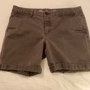 Eddie Bauer: Legend Wash Stretch Shorts: Size 12